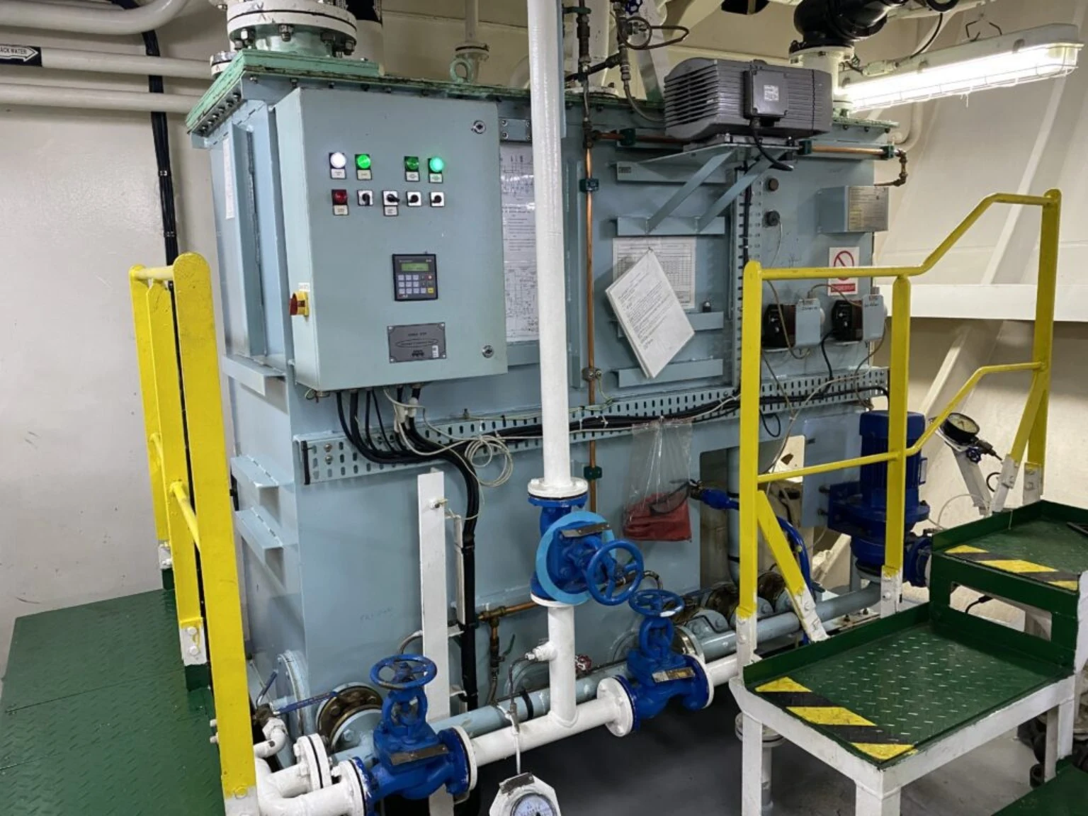 Marine sewage treatment plant